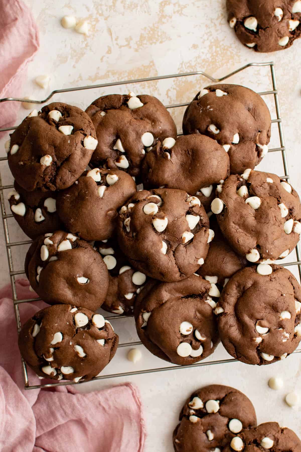https://www.thecookierookie.com/wp-content/uploads/2022/04/Chocolate-Cake-Mix-Cookies-3.jpg