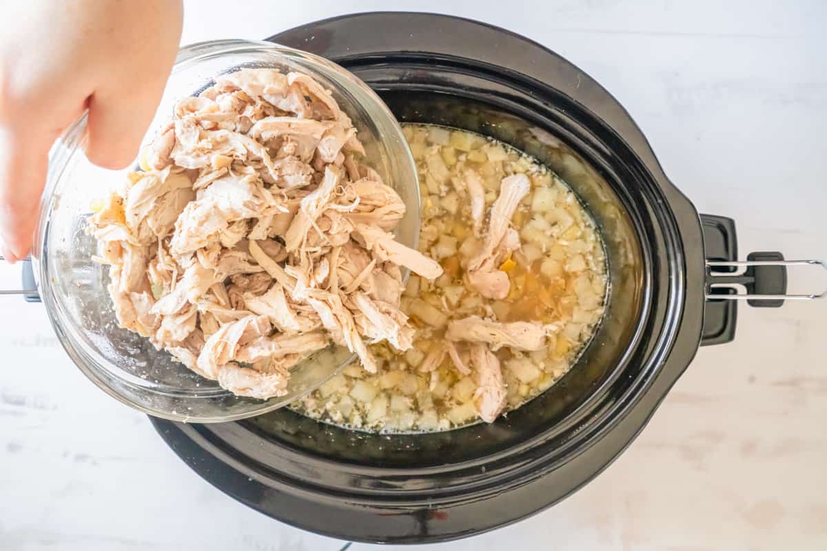 https://www.thecookierookie.com/wp-content/uploads/2022/04/How-To-crockpot-chicken-noodle-soup-8.jpg