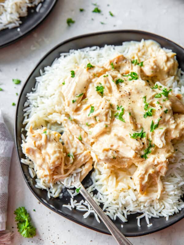 featured crockpot chicken and gravy.