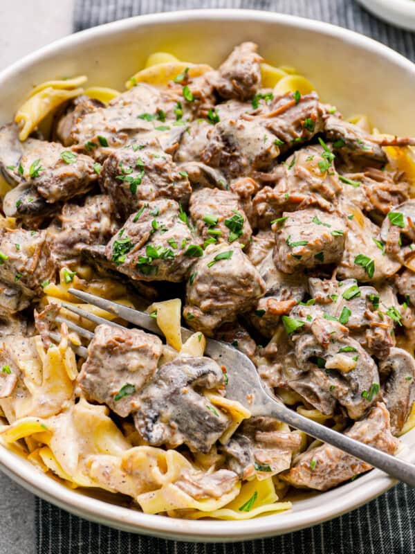 featured crockpot beef stroganoff.