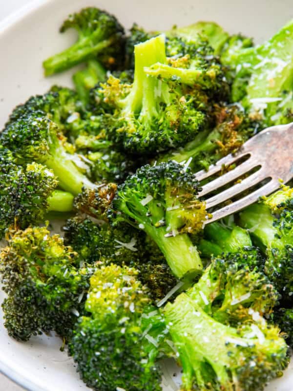 featured air fryer broccoli.