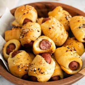 everything bagel pigs in a blanket