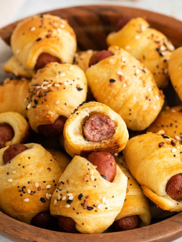 everything bagel pigs in a blanket