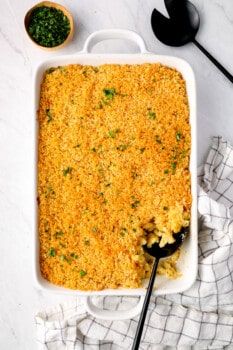 https://www.thecookierookie.com/wp-content/uploads/2022/09/Mac-and-Cheese-Casserole-2-233x350.jpg