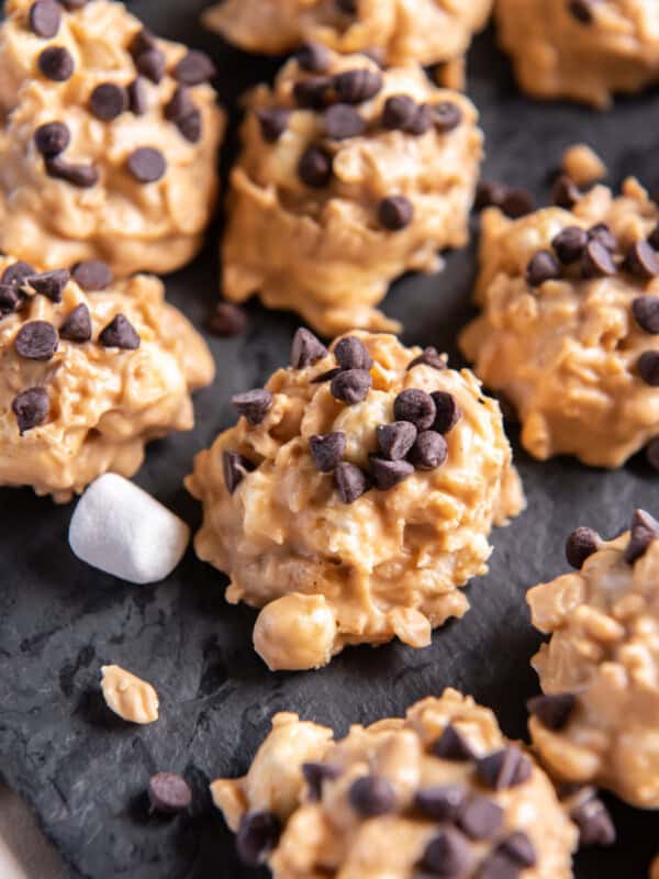 close up of avalanche cookies on a slate tray.