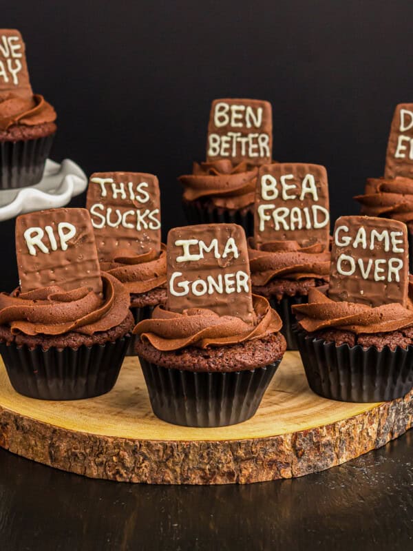 graveyard cupcakes