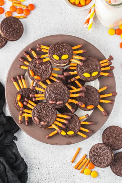 Oreo Spiders Recipe - The Cookie Rookie®