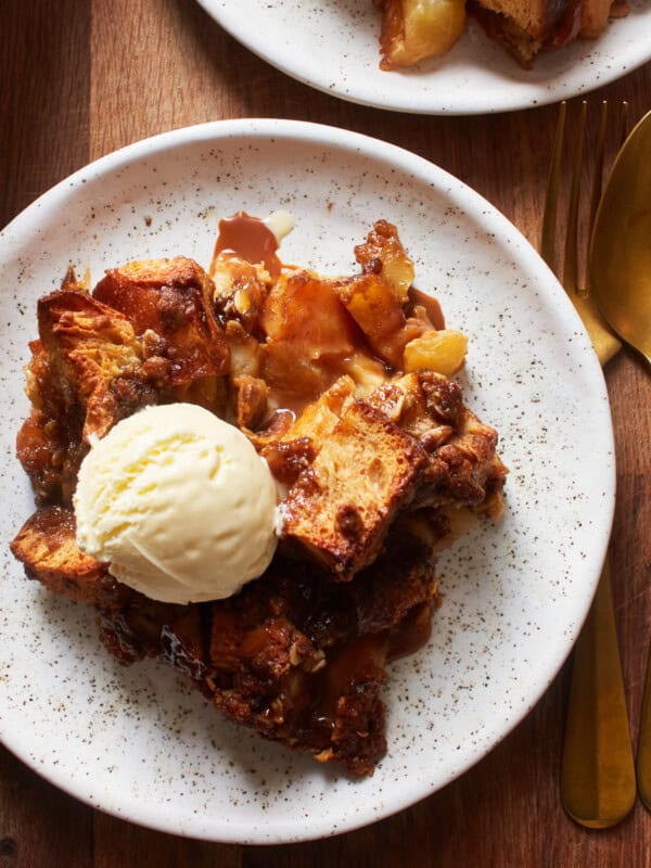 caramel apple pie bread pudding