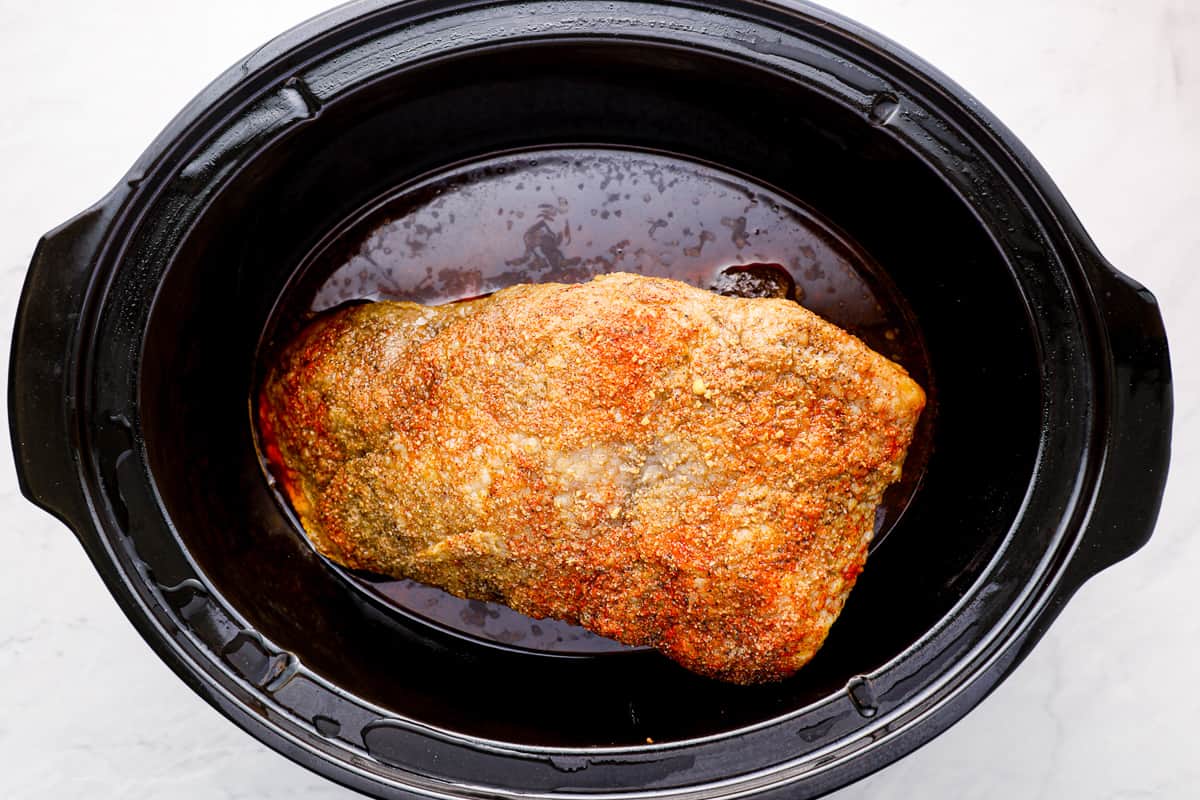 https://www.thecookierookie.com/wp-content/uploads/2022/11/how-to-crockpot-brisket-recipe-6.jpg