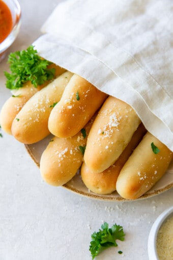 Olive Garden Breadsticks Recipe - The Cookie Rookie®