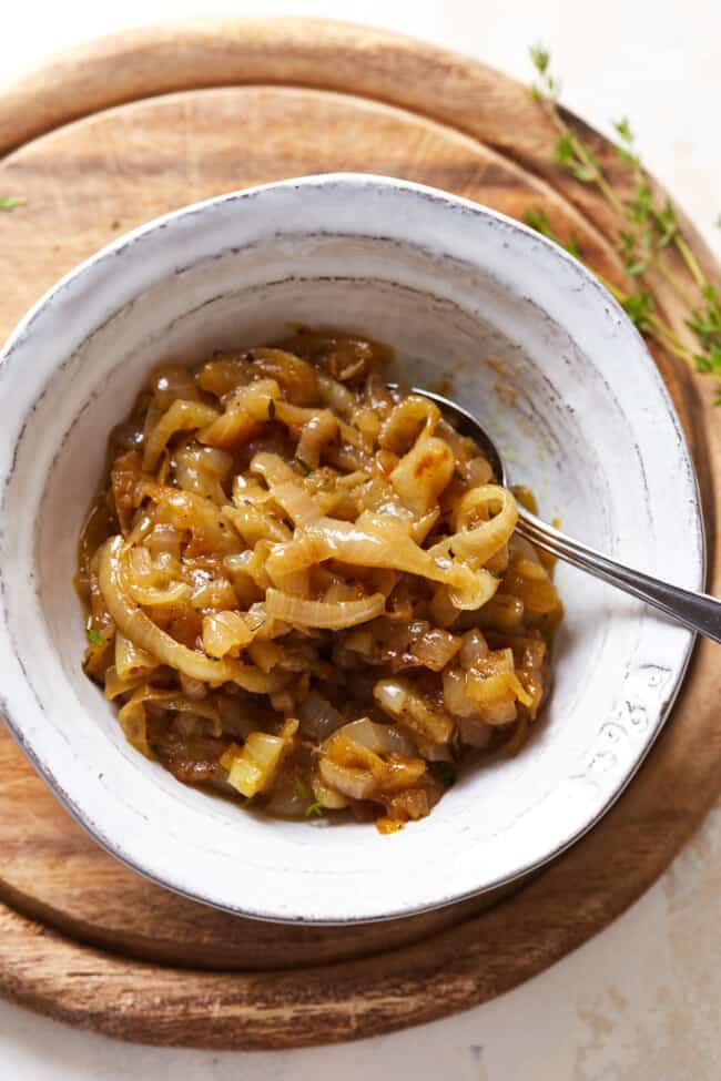 Caramelized Onions (How to Caramelize Onions) - The Cookie Rookie®