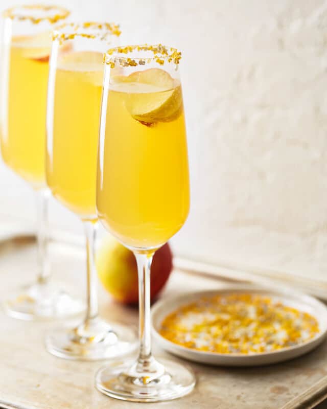 Apple Cider Mimosa - Easy & delicious Thanksgiving coctail