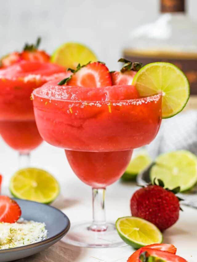 Frozen Strawberry Margarita Recipe - The Cookie Rookie®