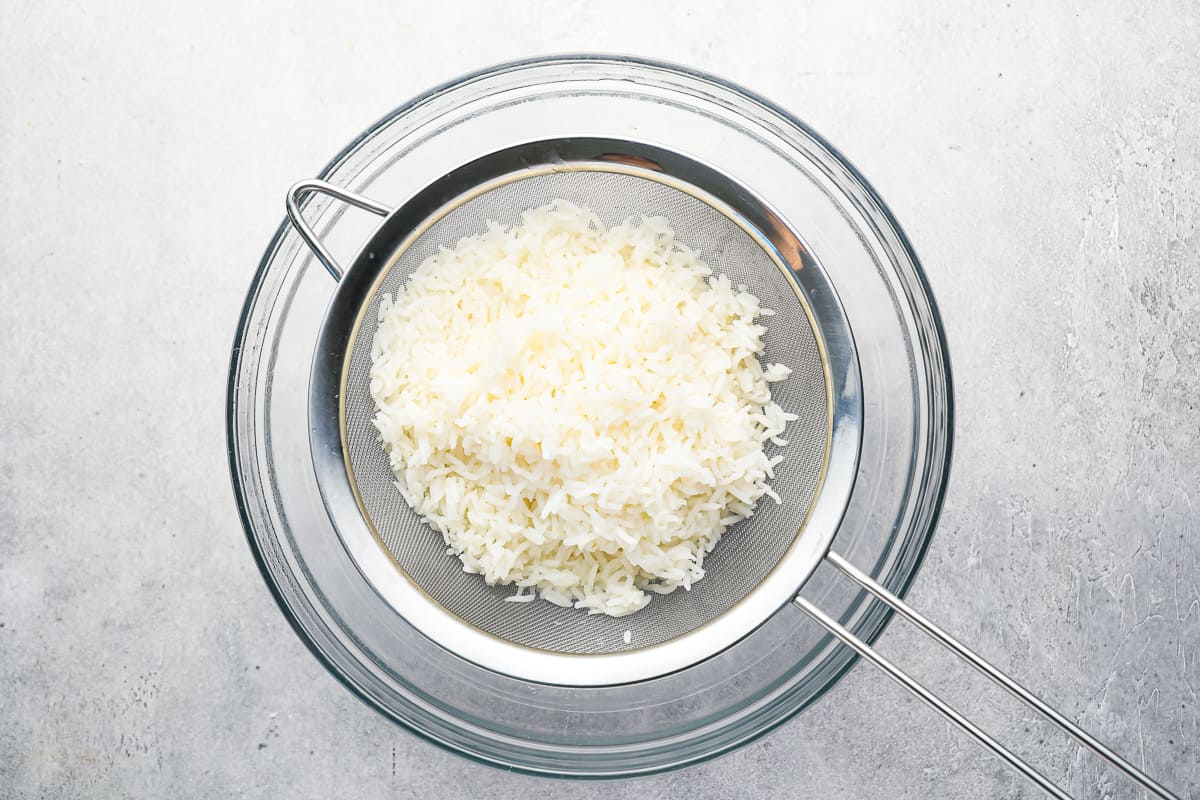 https://www.thecookierookie.com/wp-content/uploads/2023/04/how-to-stovetop-basmati-rice-recipe-4.jpg