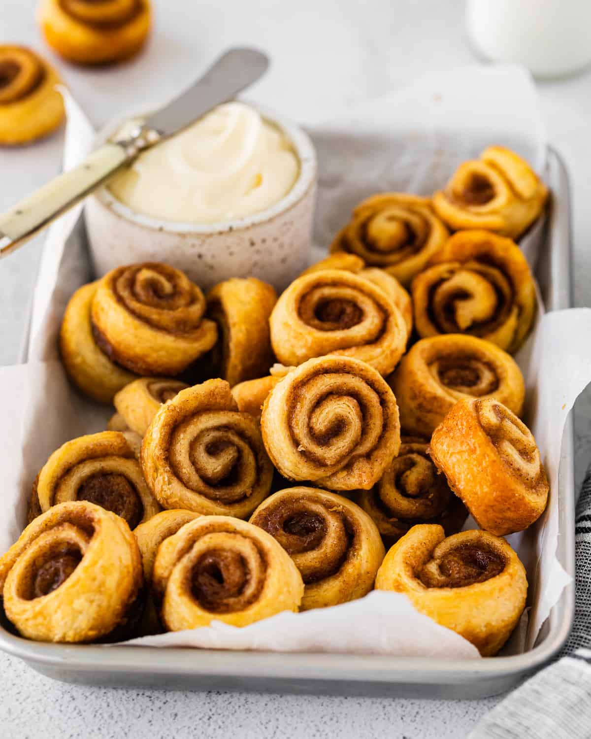 https://www.thecookierookie.com/wp-content/uploads/2023/06/mini-cinnamon-rolls-recipe-3.jpg