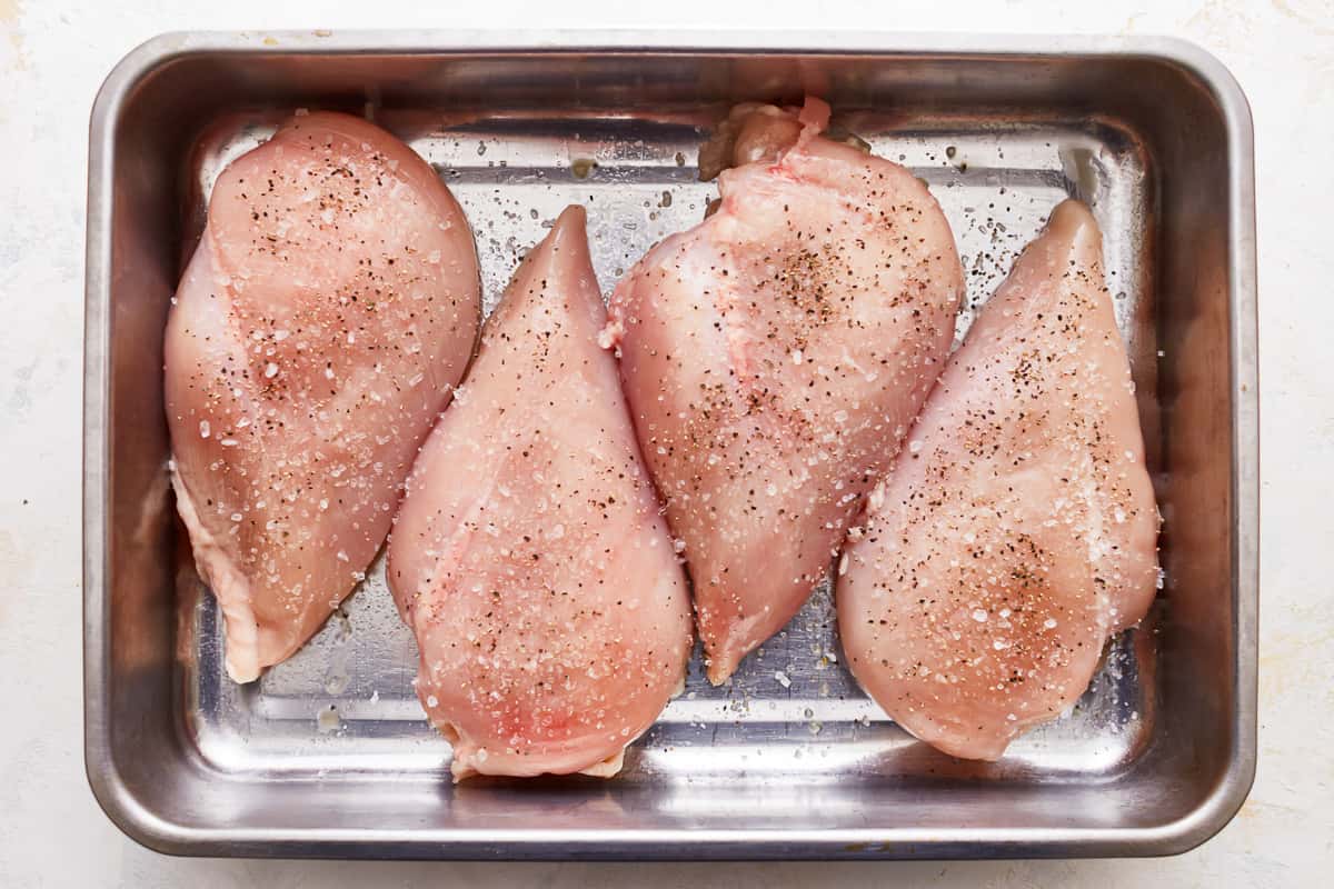 https://www.thecookierookie.com/wp-content/uploads/2023/08/how-to-pan-seared-chicken-breast-recipe-3.jpg