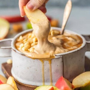 caramel apple dip dipping apple