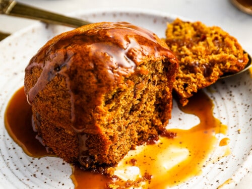 https://www.thecookierookie.com/wp-content/uploads/2023/11/sticky-toffee-pudding-recipe-featured-500x375.jpg