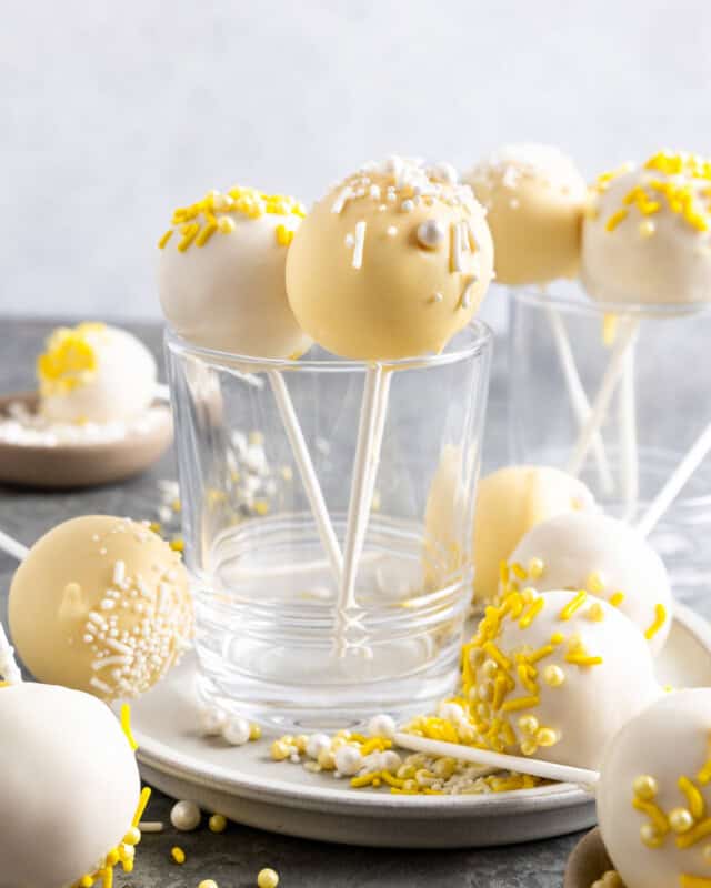 Lemon Cake Pops Recipe - The Cookie Rookie®