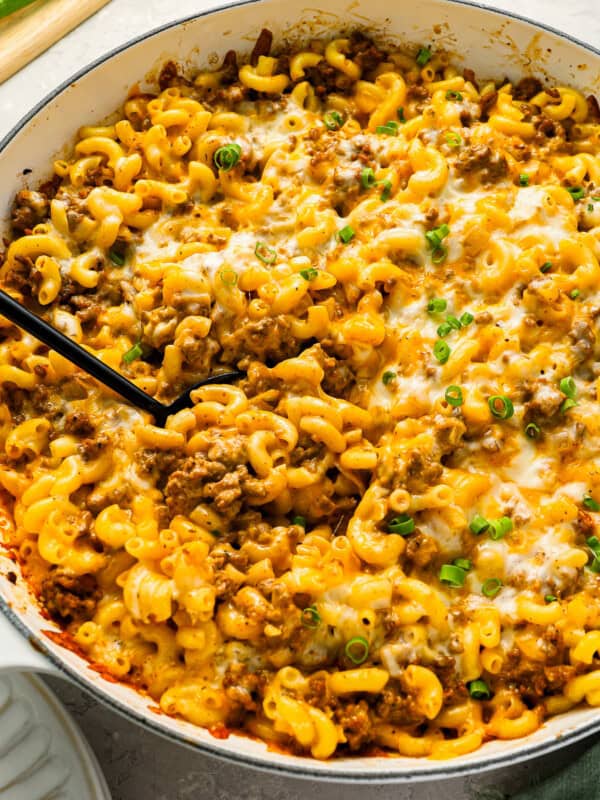 A pot of cheeseburger casserole stuffed with ground beef and macaroni.