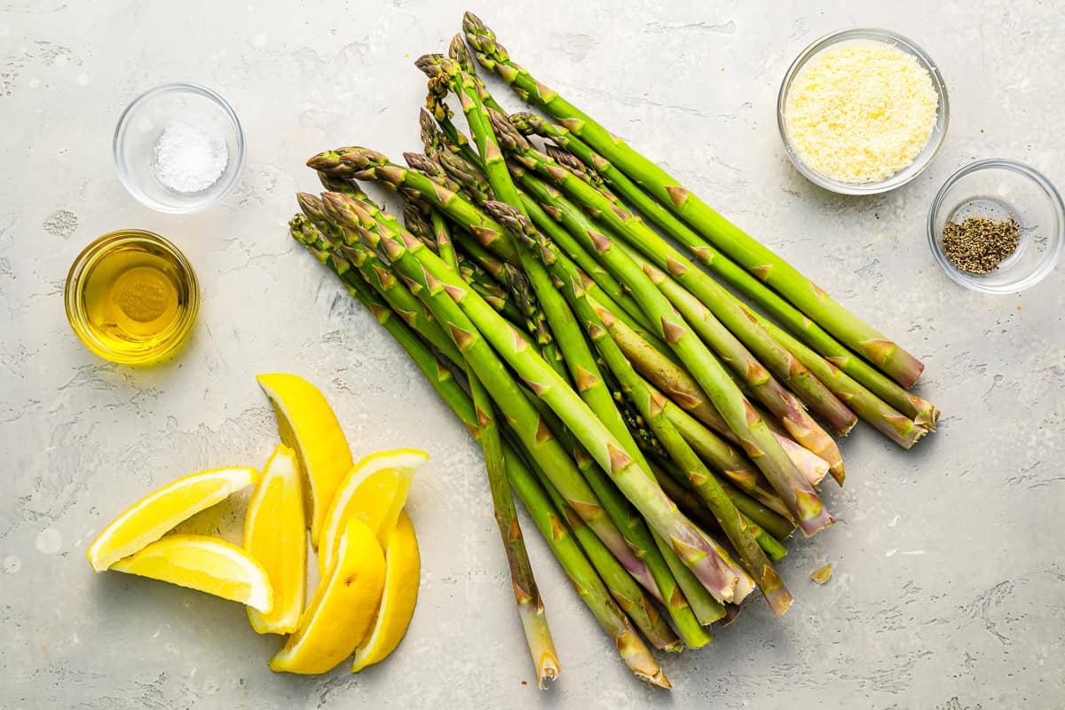 ingredients for asparagus in the oven.